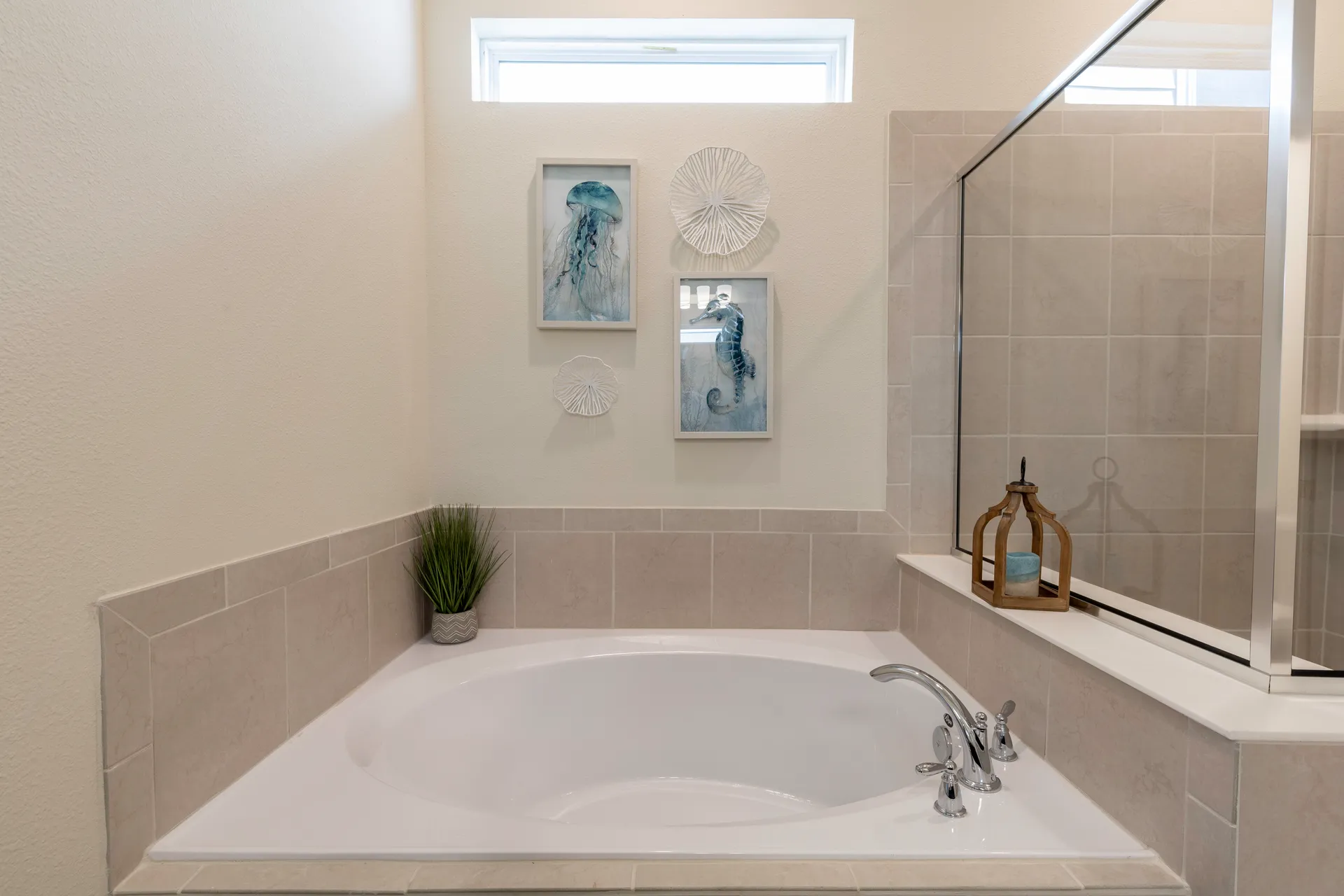 Bano Principal Tina Decoracion