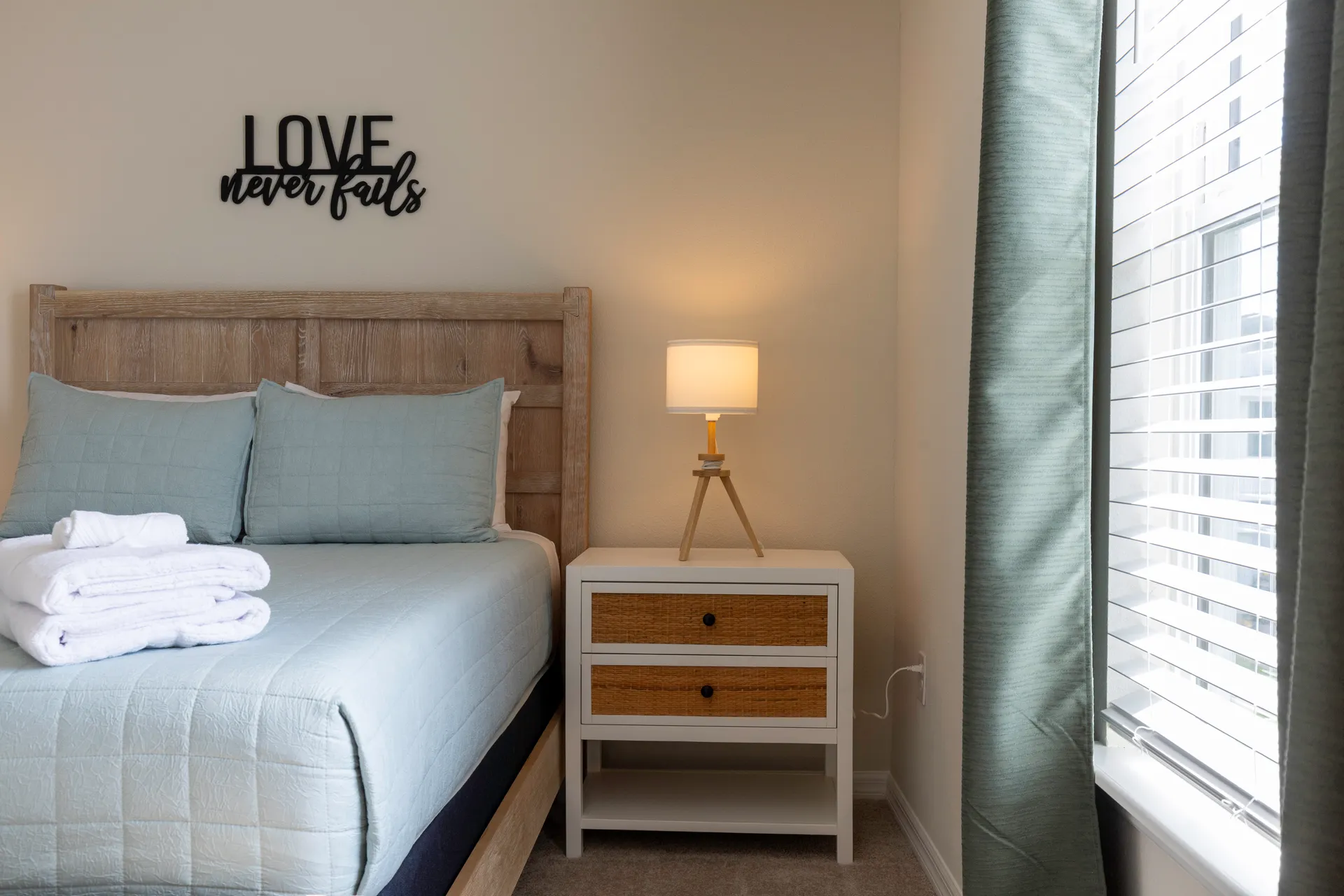 Dormitorio Gris Mesita Noche